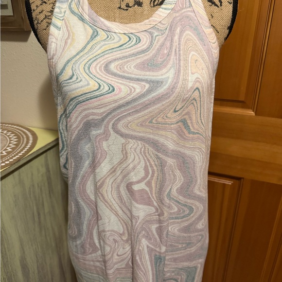 Old Navy Pastel Swirl UltraLite Go-Dry & Tie Dye Active Tank Tops set XXL - Picture 4 of 10